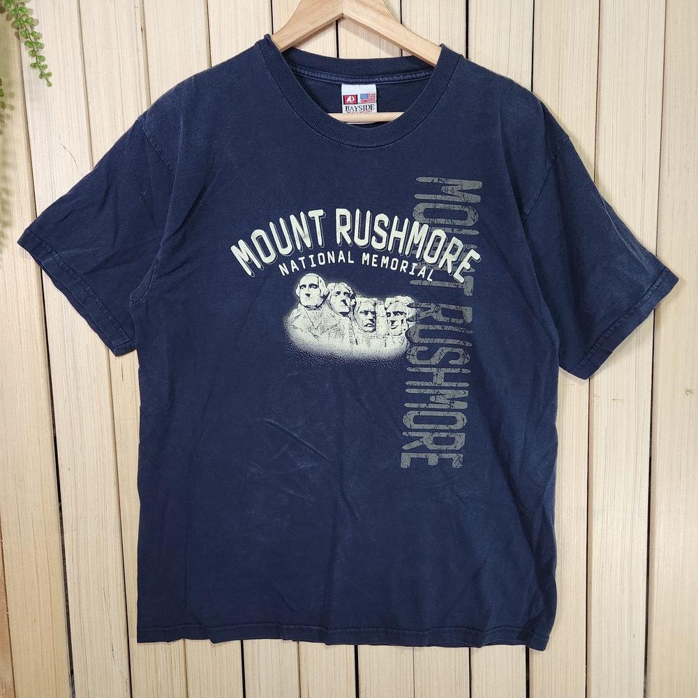 Vintage Graphic T-shirt, Made In USA, Mount Rushmore, National, Size L Vintage